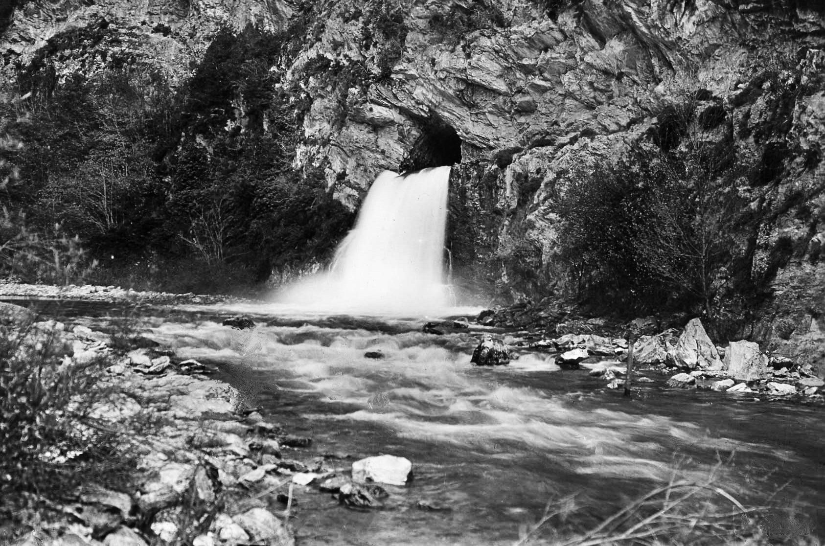 Cascade Hourat